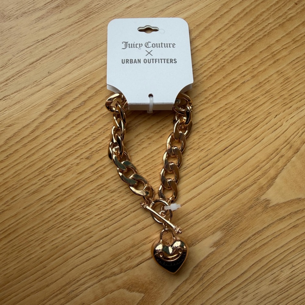 NWT Juicy Couture X Urban Outfitters Heart Pendant Chunky Bracelet Gold Tone